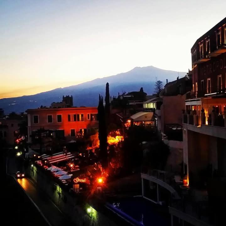 Casa Donna Rosaria Tra Etna E Taormina Apartment Рипосто Екстериор снимка