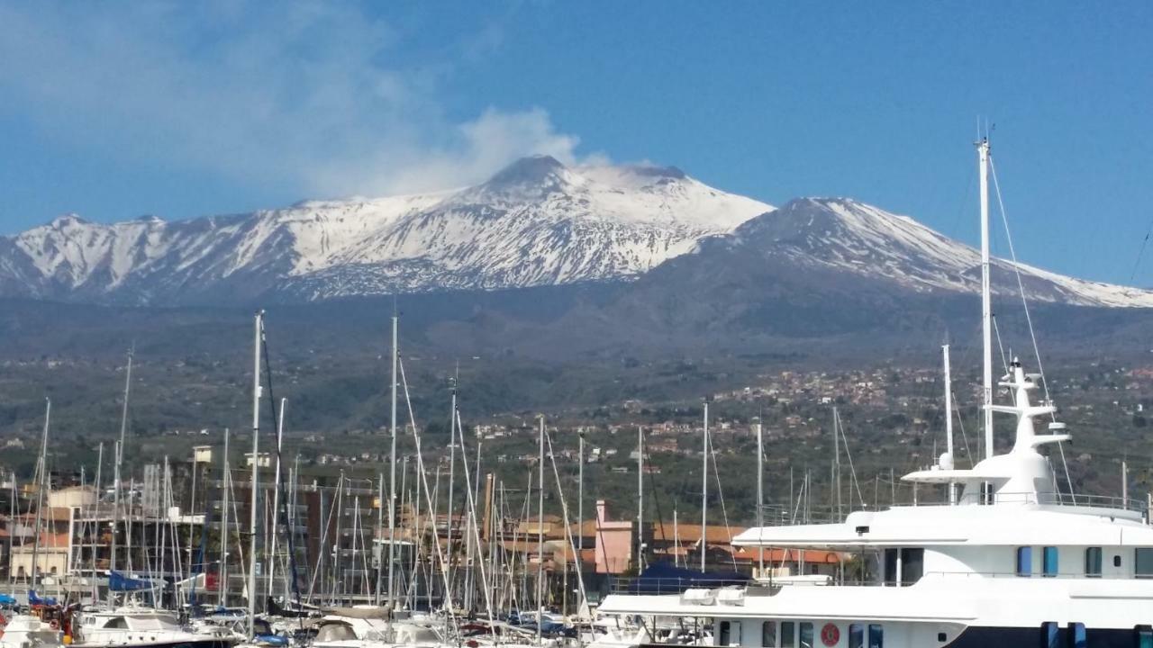 Casa Donna Rosaria Tra Etna E Taormina Apartment Рипосто Екстериор снимка
